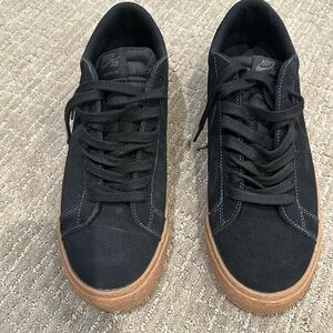 New! never worn! Nike black suede sneakers, tan soles, size 11.5, lace up